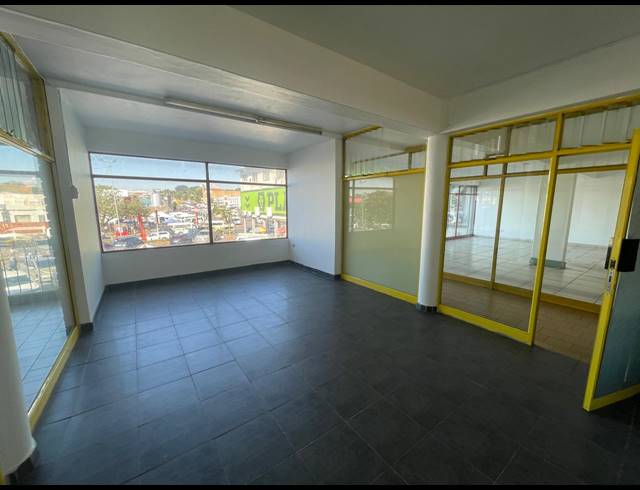 60M² RETAIL TO LET IN STARWOOD